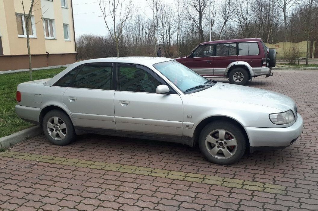 Ауди A6 C4