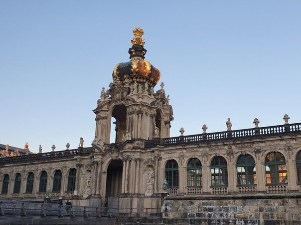 Архитектурный ансамбль Цвингер. Коронные ворота.