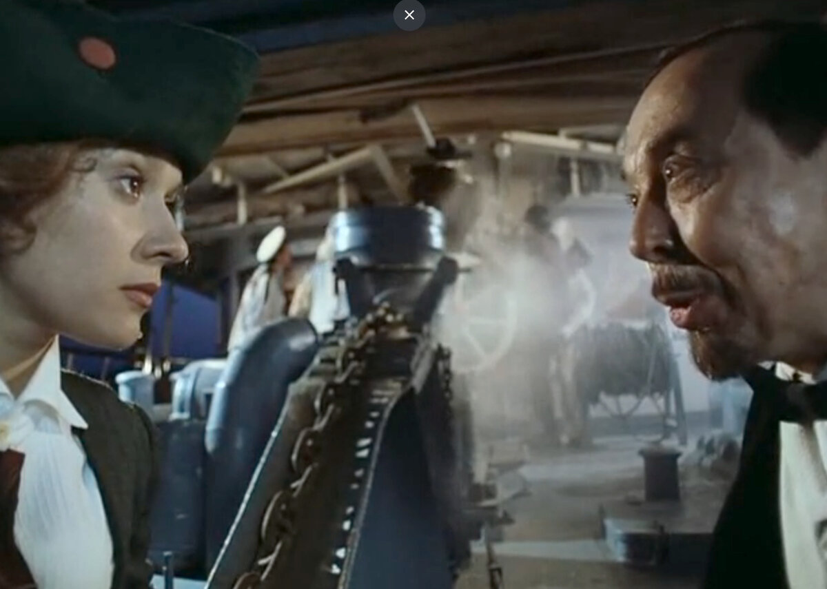 Евгения Дмитриева в роли Фуфыгиной. Кадр из кинофильма " Китайскiй сервизъ", 1999 г., режиссер Виталий Москаленко, сценарист Виталий Москаленко, композитор Дмитрий Смирнов. Скриншот кадра для иллюстрации