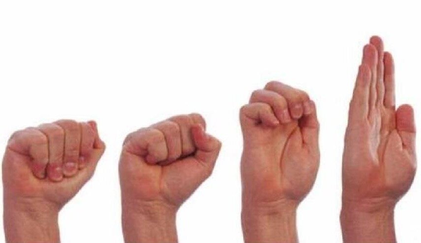 Разгибание пальцев кисти- одна из главных проблем поражения руки после инсульта