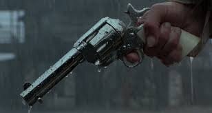 Пистолет Шерон Стоун(Эллин)для этого фильма был изготовлен мастером-оружейником Джоном Филлипсом.