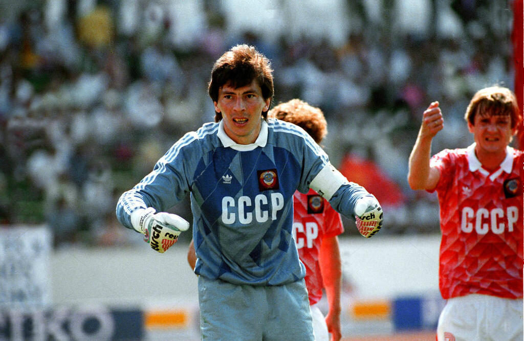 Ринат Дасаев - великий советский вратарь, начинавший футбольный путь именно в "Волгаре"