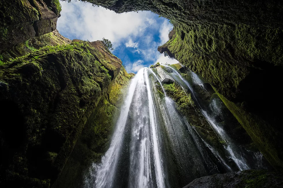 Водопад Глюфрабуй (Gljúfrabúi).