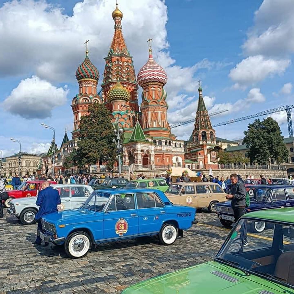 "Копейка" на красной площади. РаллиГУМ 2020. Фото взято @yanina_nezvankina