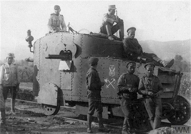 Бронеавтомобиль Братолюбова на шасси Руссо-Балт модель С как дрезина