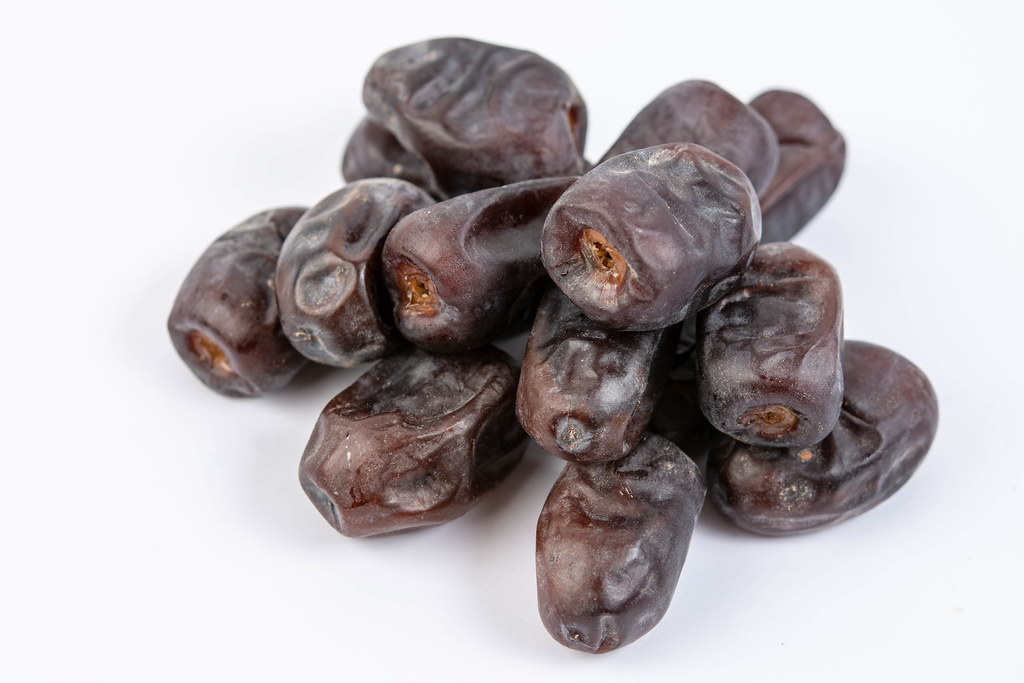 Сушеные финики