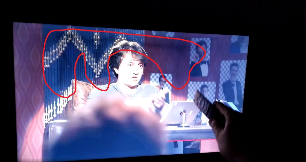 Показываю, пятна и потёки на экране телевизора.