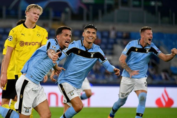 Футбол. Лига чемпионов. Группа "F", 1-й тур. 20 октября. Рим. Стадион "Олимпико".
ЛАЦИО - БОРУССИЯ Д - 3:1 (2:0).
Голы: Иммобиле, 6 (1:0). Хитц, 23 - в свои ворота (2:0). Холанн, 71 (2:1). Акпа-Акпро, 76 (3:1).
