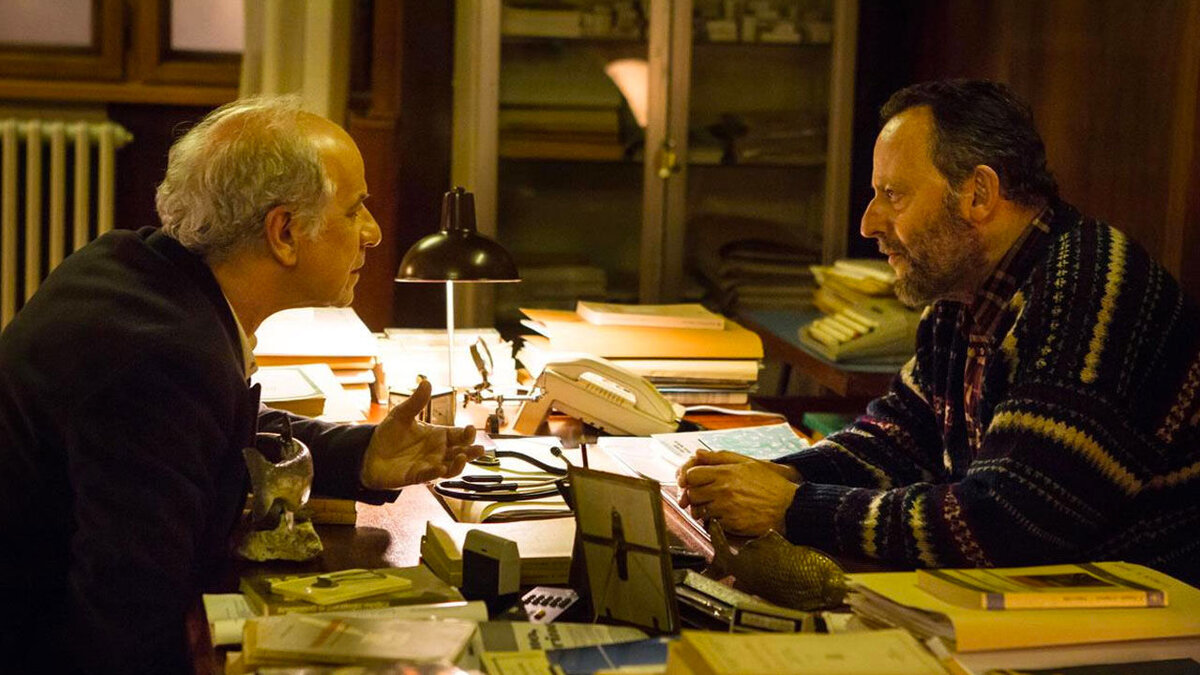 Фогель и Флорес в фильме "Девушка в тумане" 2017 года (kinoafisha.info)