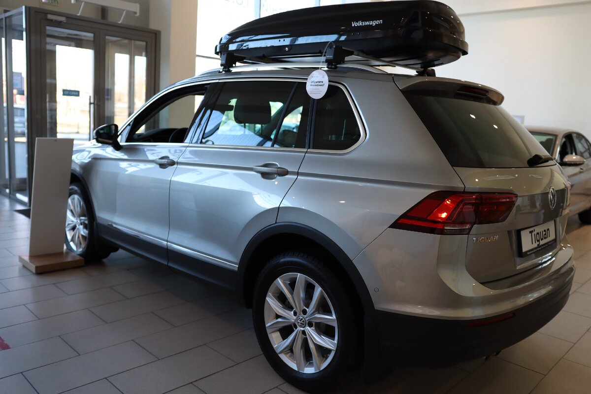 фото можно листать вправо