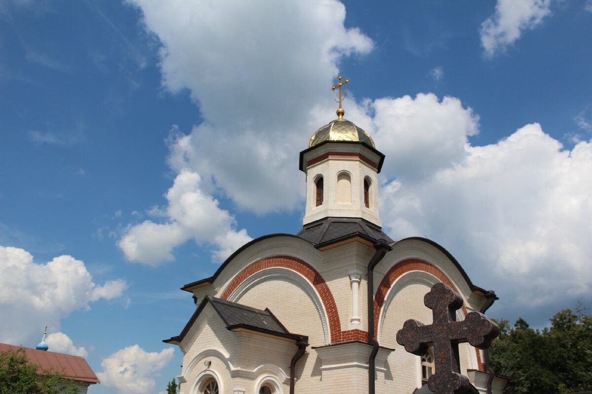 Часовня новомучеников оптинских. Фото автора.