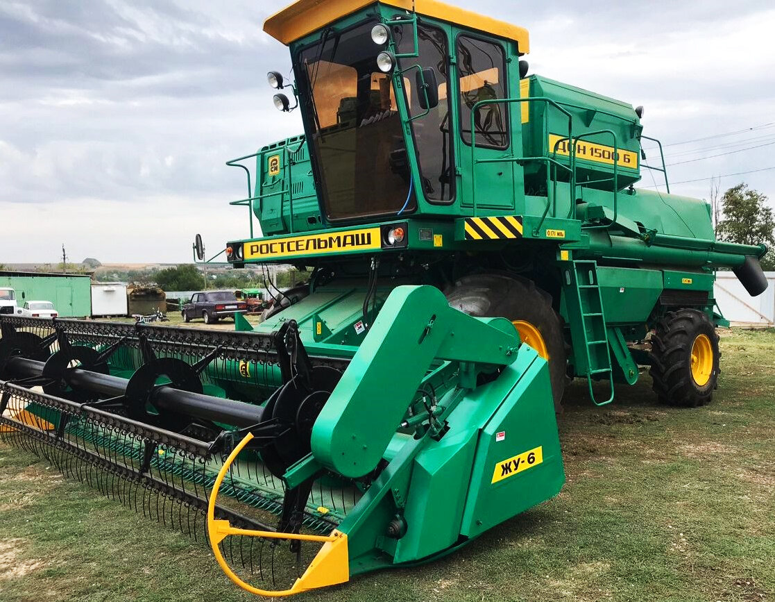 Комбайн дон 500 ростсельмаш. Зерноуборочный комбайн дон 1500б. Гк новый дон самара. Частный дом ростов. Зерноуборочный комбайн «дон-2600».