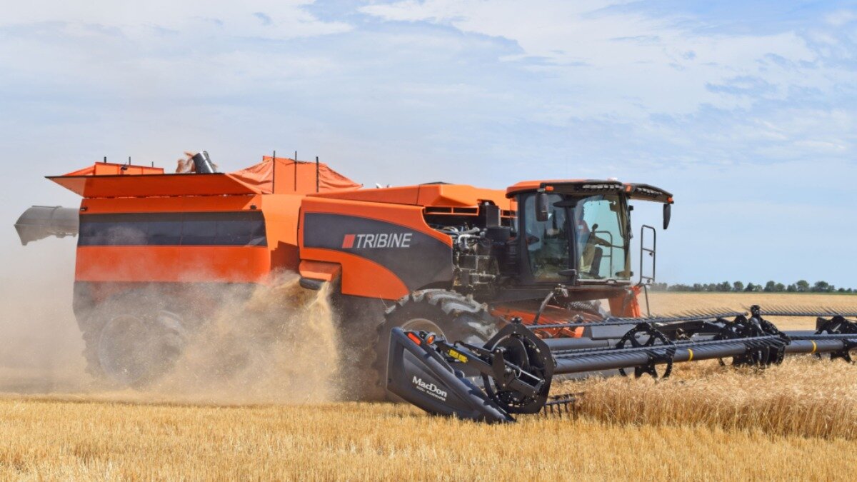 Фото: tribine.com Шарнирно-сочлененный высокопроизводительный комбайн Tribine Harvester