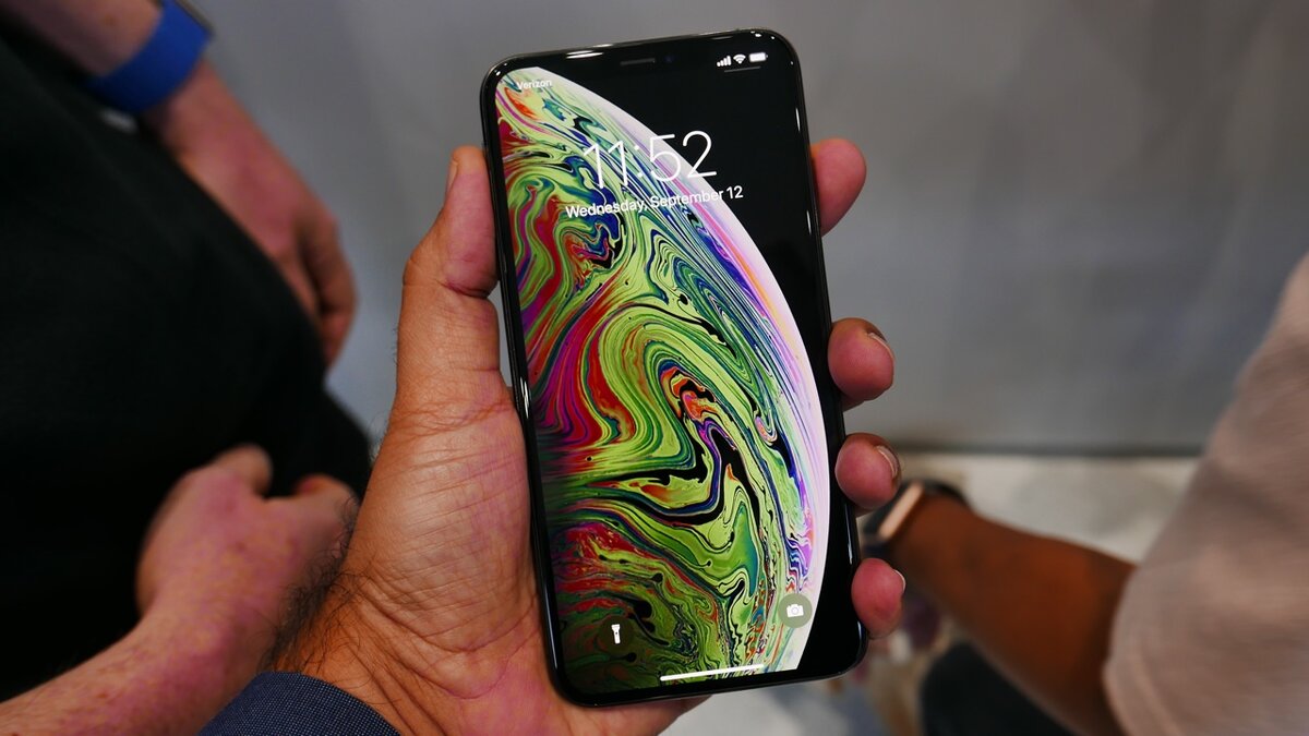 В 2019 году Apple уже платила Samsung неустойку за невыкупленные AMOLED-экраны для iPhone XS