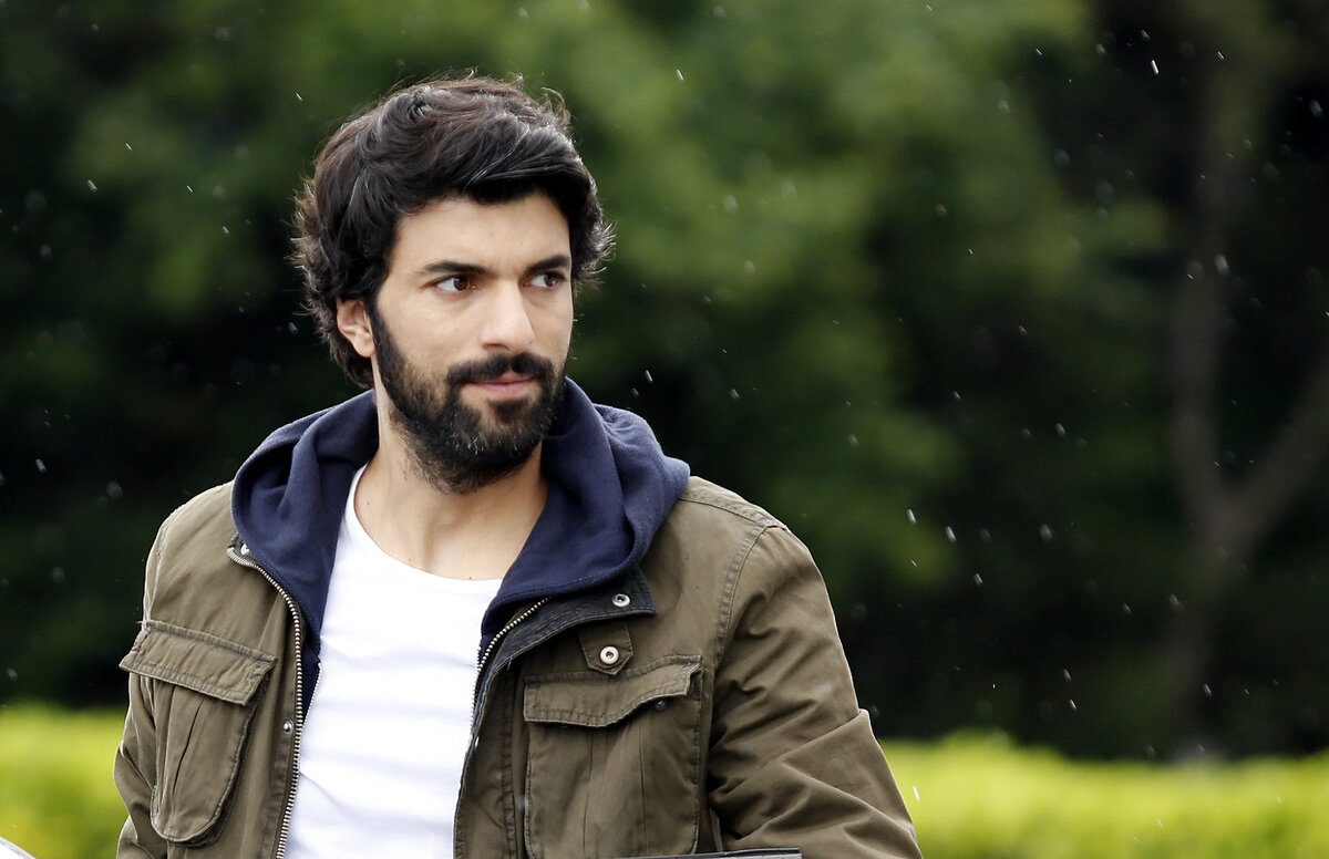 Кадр из турецкого сериала "Грязные деньги, лживая любовь"