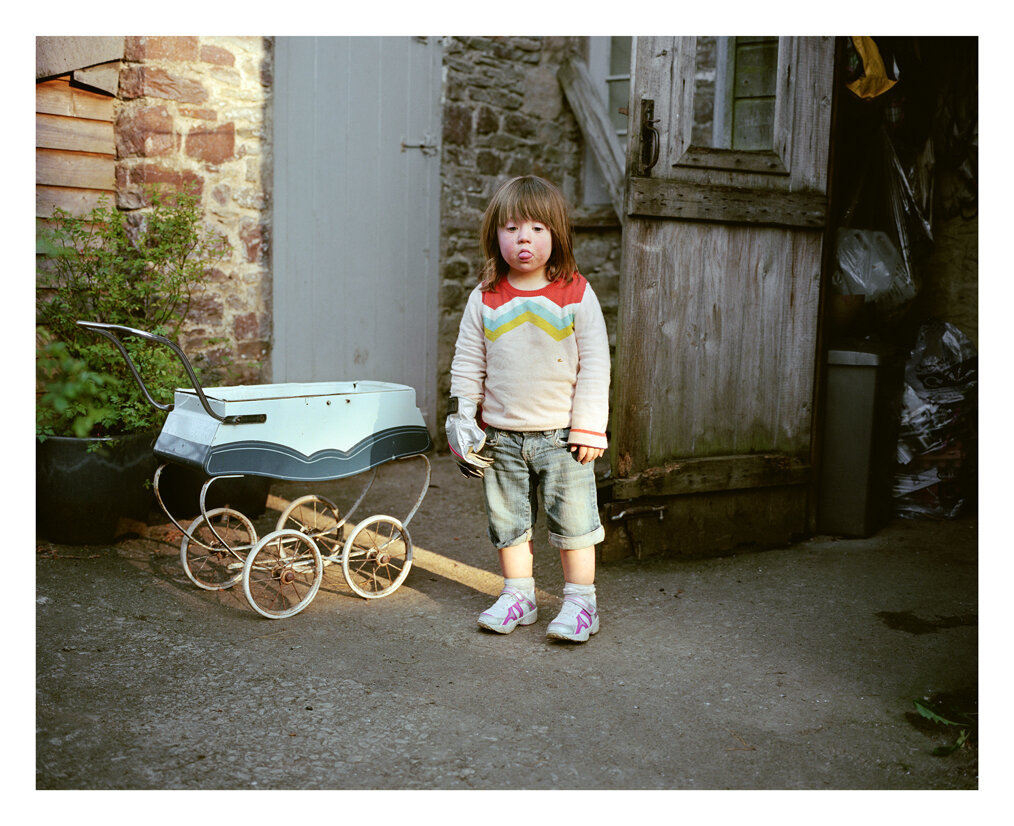 Перчатка Джозефа. Photo by Sian Davey