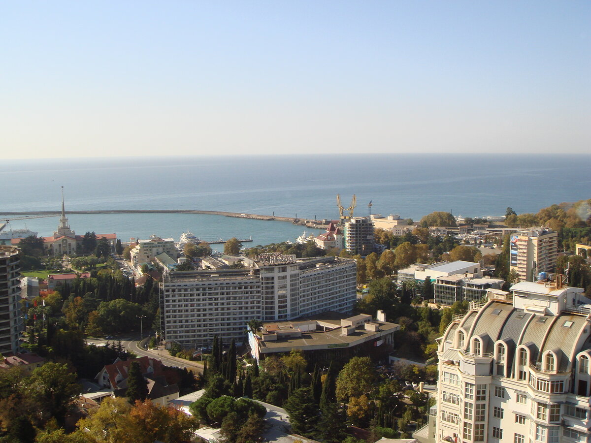 Вид на Морской порт и море с одной из квартир