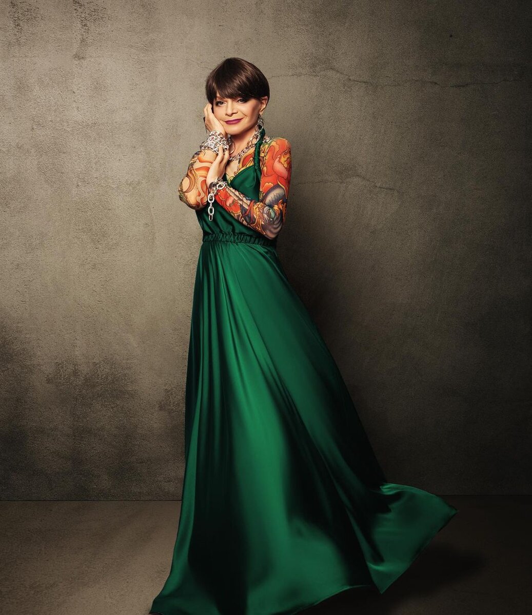 Лариса Долина с короткой стрижкой, @larisa.dolina.official