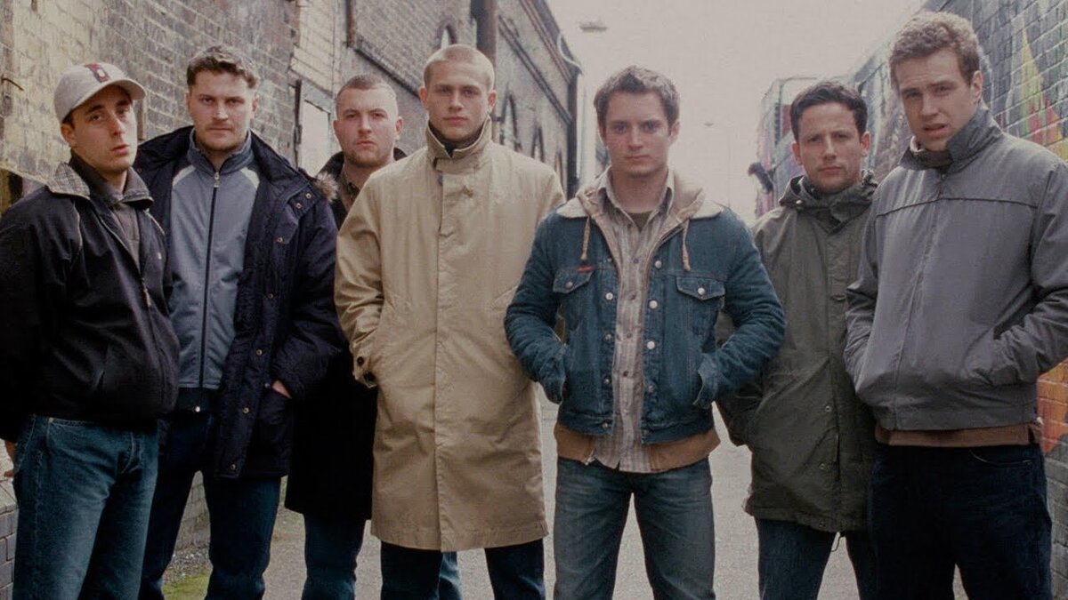 Английские любители разбить парочку лиц