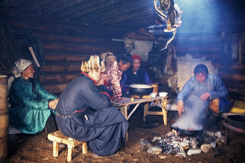 Малый национальный. Окинский район Сойоты. Сойоты в Бурятии. Тувинцы Сойоты. Сойоты народы Сибири.