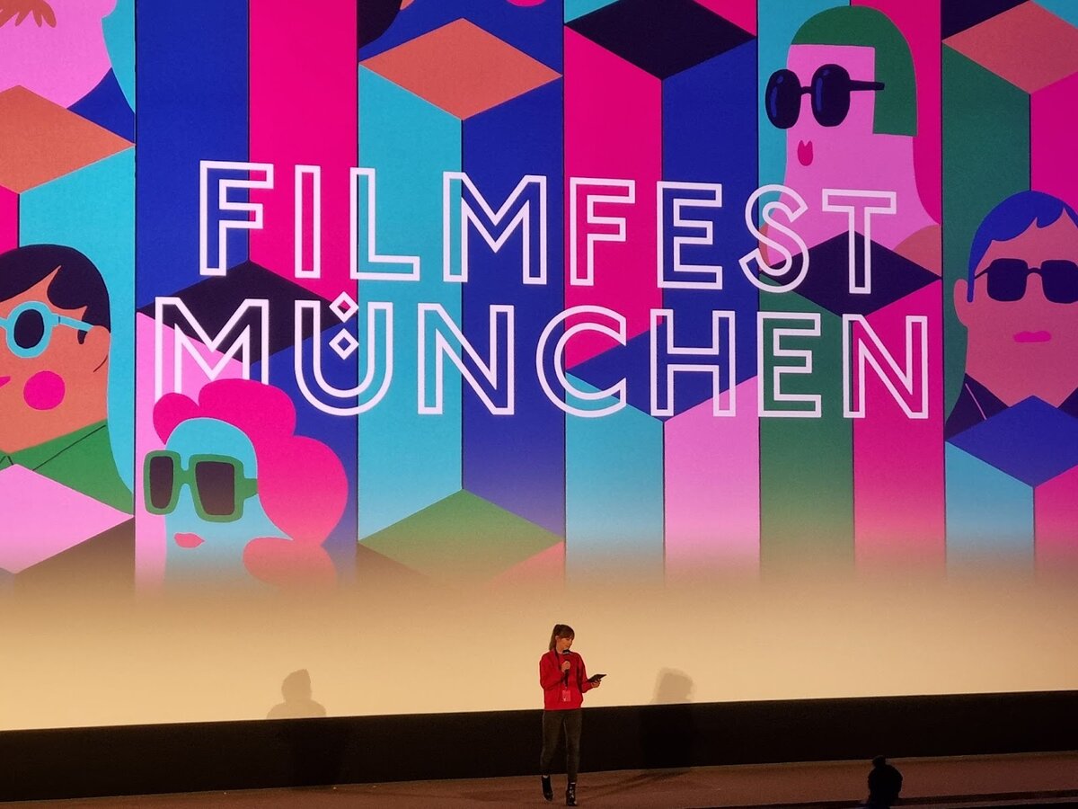 К\т "Астор", перед фильмом "Жена Чайковского", Мюнхен, 1.07.2022