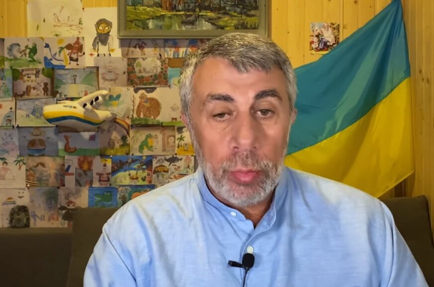 Доктор Комаровский обещал не бриться до особого случая