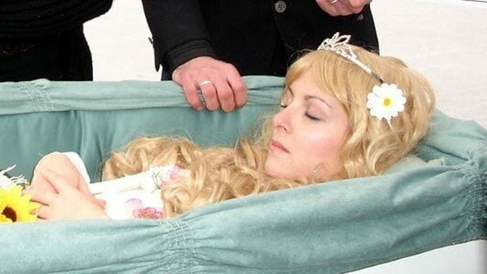 Принцесса больна. Посмертный грим Людмилы Гурченко.