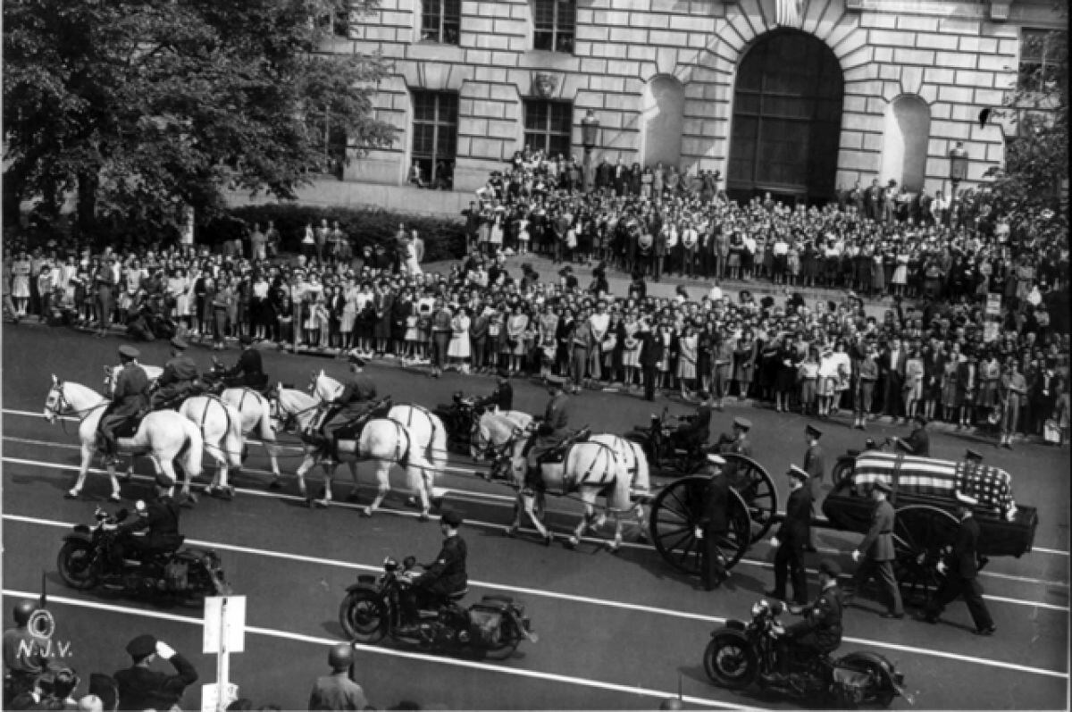    Похороны Франклина Рузвельта.