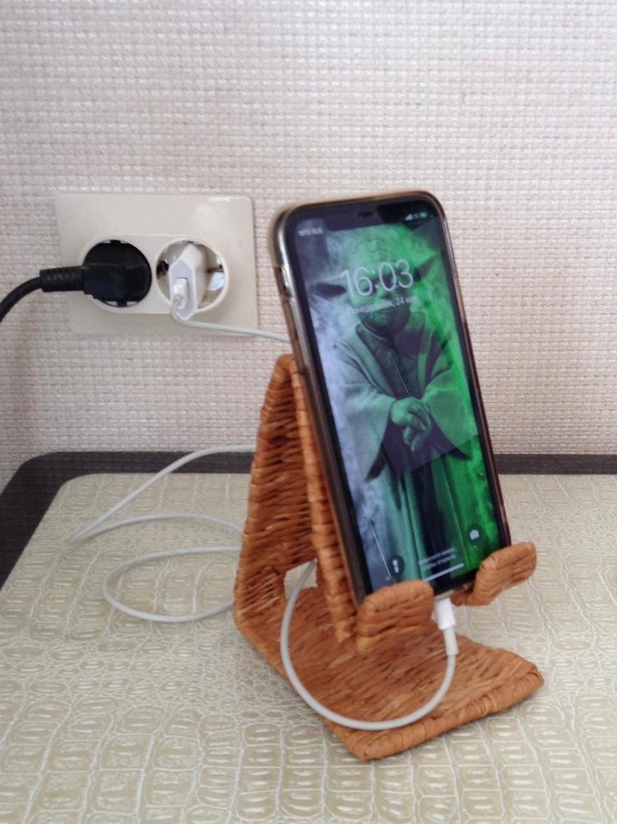 Подставка под телефон из бумажной эко-лозы…