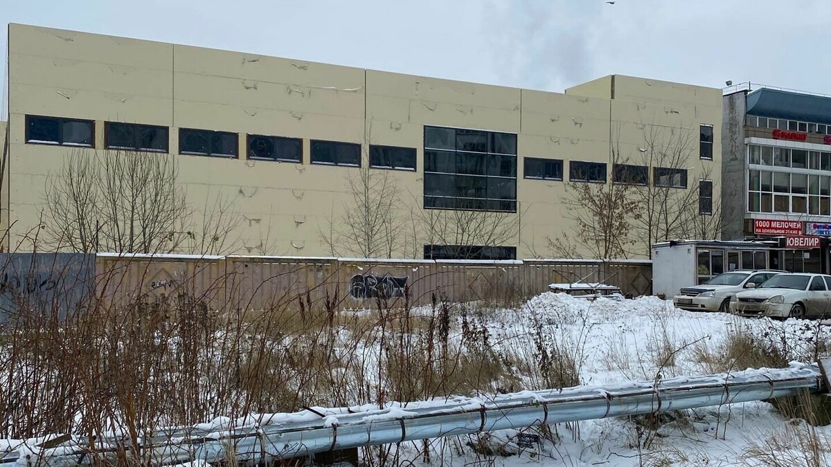     Недостроенный рынок в Нижнем Новгороде хотят изъять у собственника с помощью суда. Речь идет о здании в Щербинках, рассказали представители минимущества Нижегородской области в соцсетях.