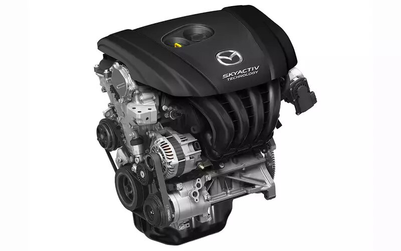 Только с этим мотором доступна механическая коробка. Передний привод встречается чаще, чем полный. В системе полного привода до рестайлинга (2014) слабым звеном был угловой редуктор — текли сальник хвостовика и внутренние манжеты.