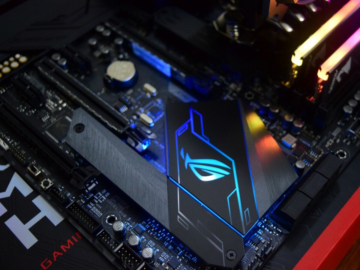    ASUS представила флагманские материнские платы для чипов Intel 14-го поколения