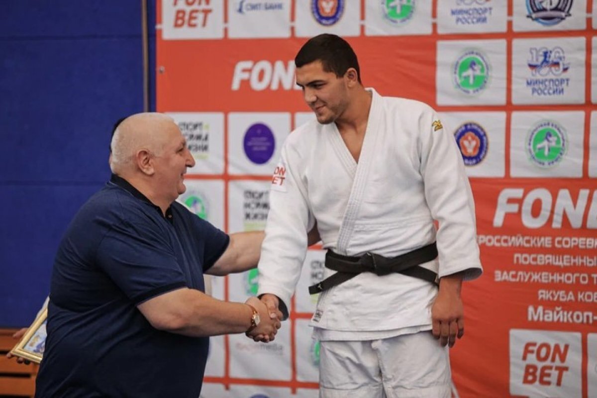    Спортсмен из Адыгеи завоевал серебро на соревнованиях по дзюдо