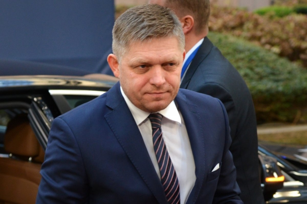    Лидер SMER-SD, экс-премьер Словакии Роберт Фицо.