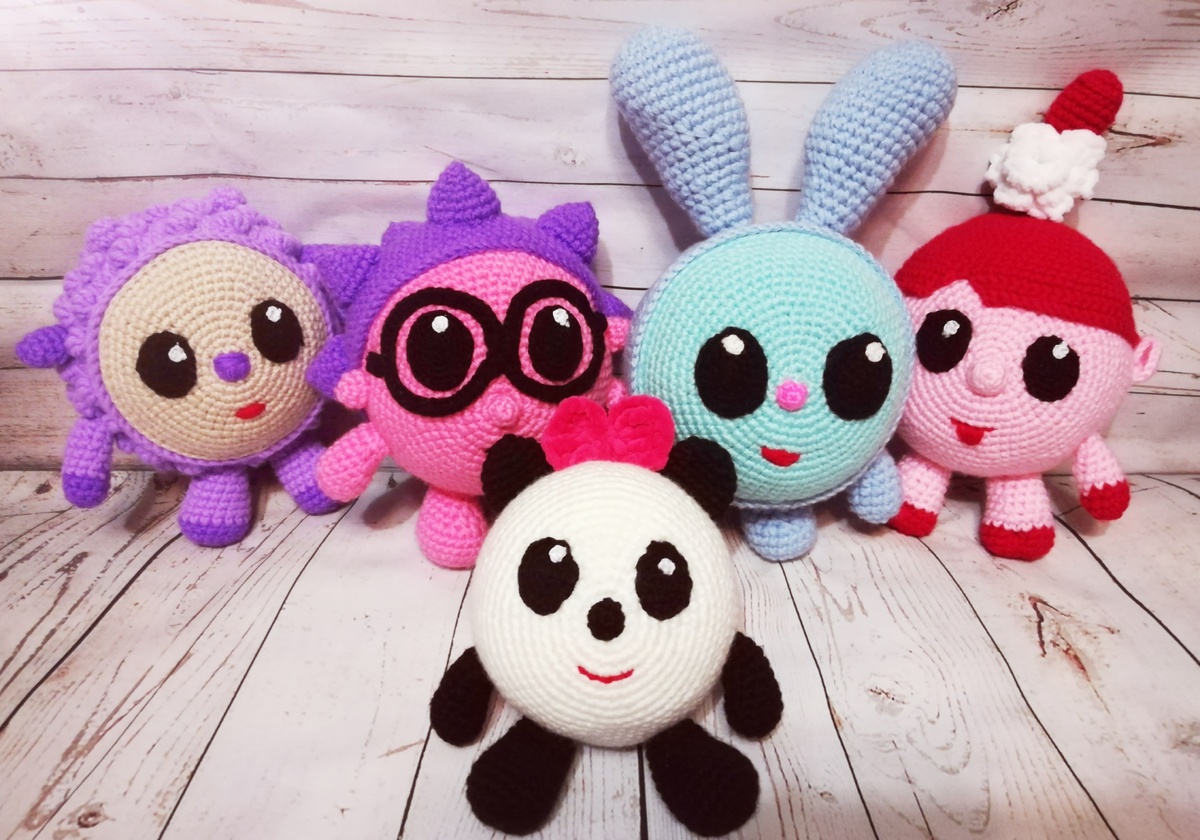 Малышарики , связаны на заказ. 