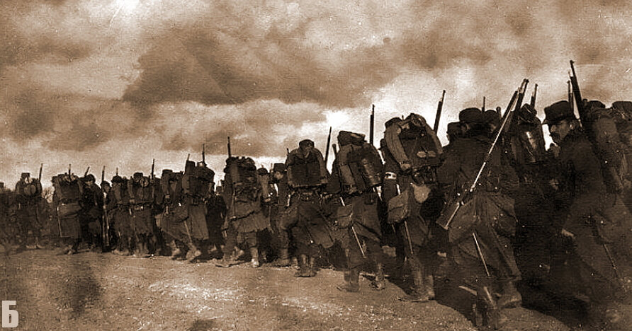 Очень атмосферное фото. Эту удивительную историю описали в своих работах Крестовская, Онипко и Лебедев. Все они были свидетелями и даже участниками боевых действий той войны.