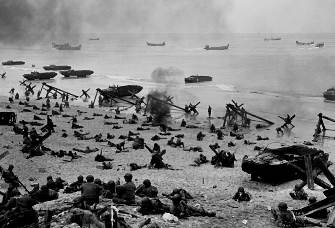 Высадка союзников в нормандии участники. Высадка в Нормандии 1944. Нормандия пляж Омаха 1944.