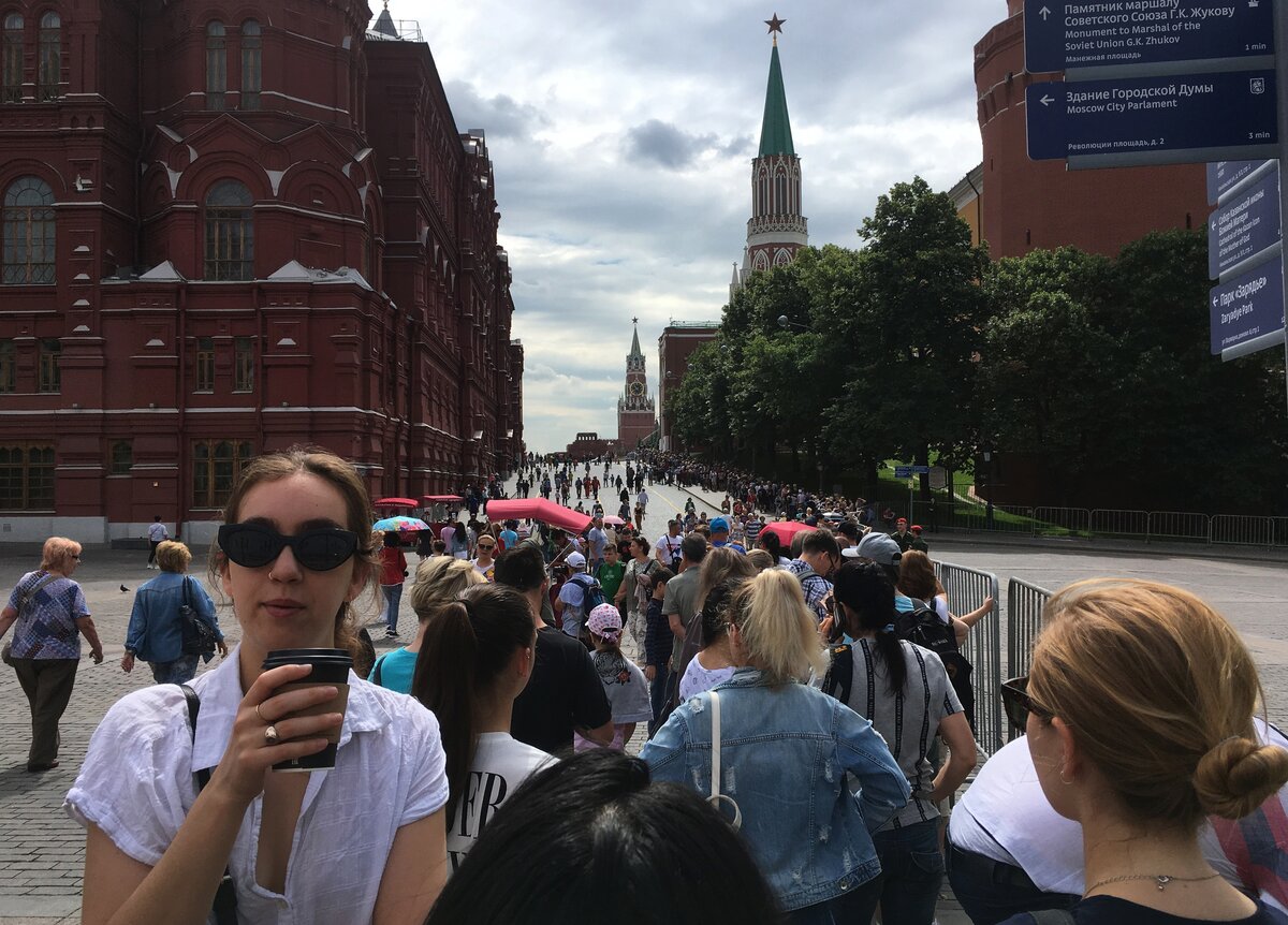Очередь в мавзолей Ленина