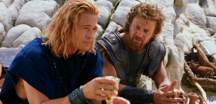 Одиссей умоляет Ахилла остаться, а не уезжать домой. Кадр из к/ф "Троя"