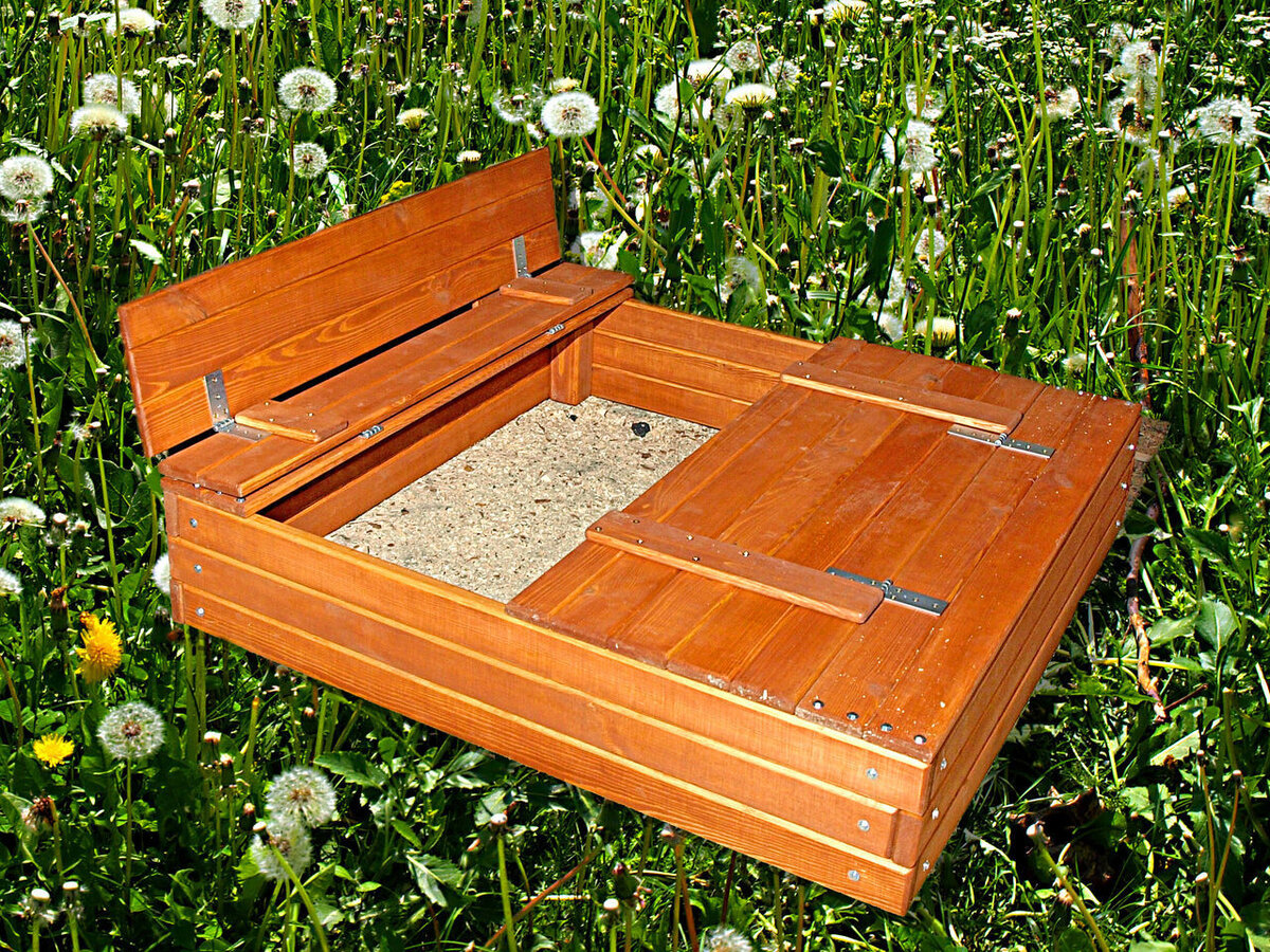 Красивая песочница для дачи