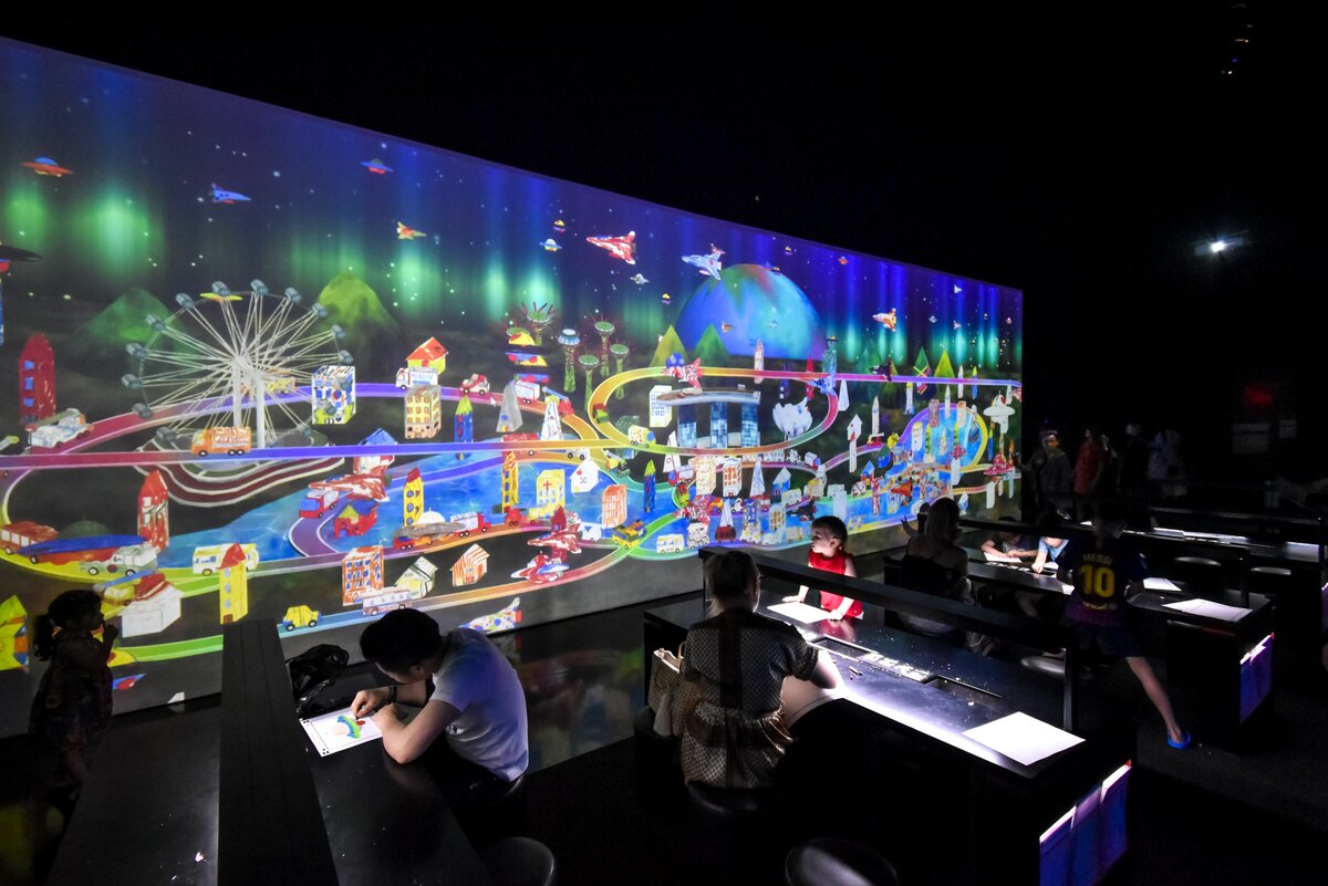 Процесс создания виртуального мира силами посетителей