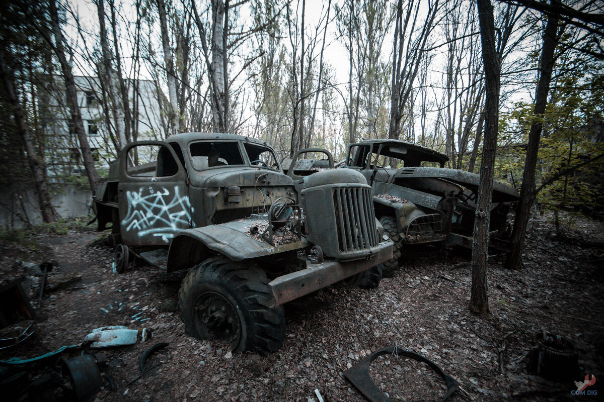 Нашел забытые Чернобыльские «ЗиЛы», спасшие Припять от радиации