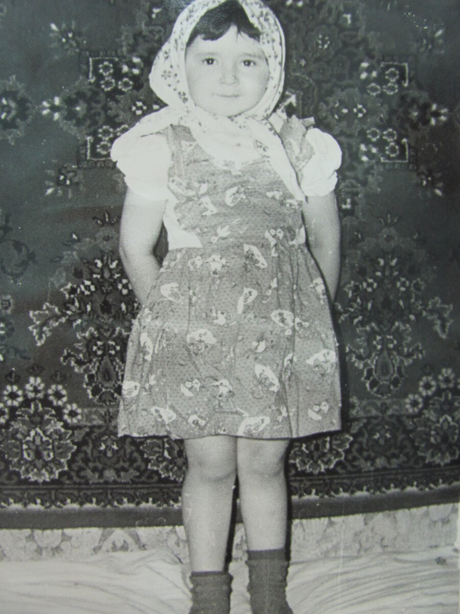 Участвую во всероссийском флешмобе "сфоткайся на фоне ковра"