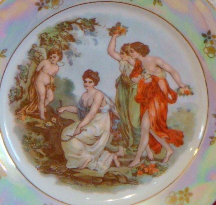 Картина Ангелики Кауфман «Купидон, связанный грациями» на фарфоре из ГДР.