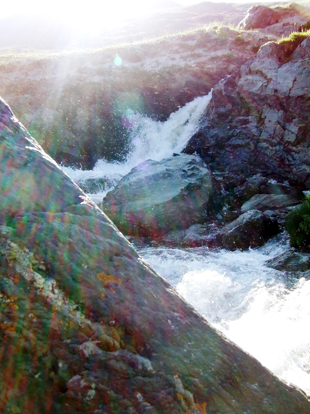 Солнце и брызги, камень и вода