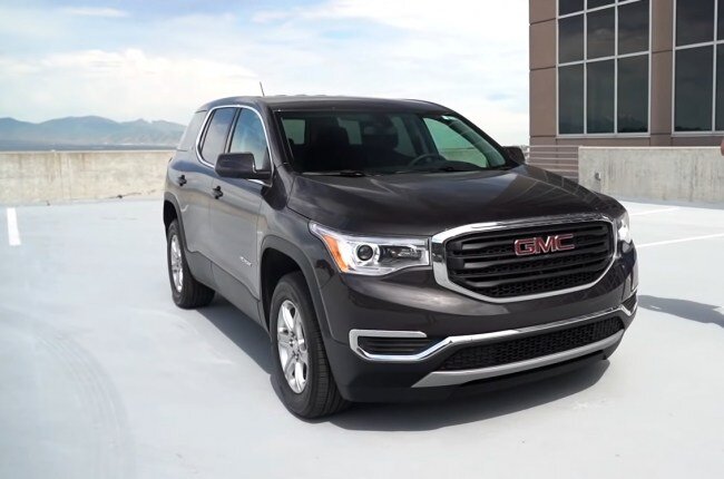 GMC Acadia вид спереди