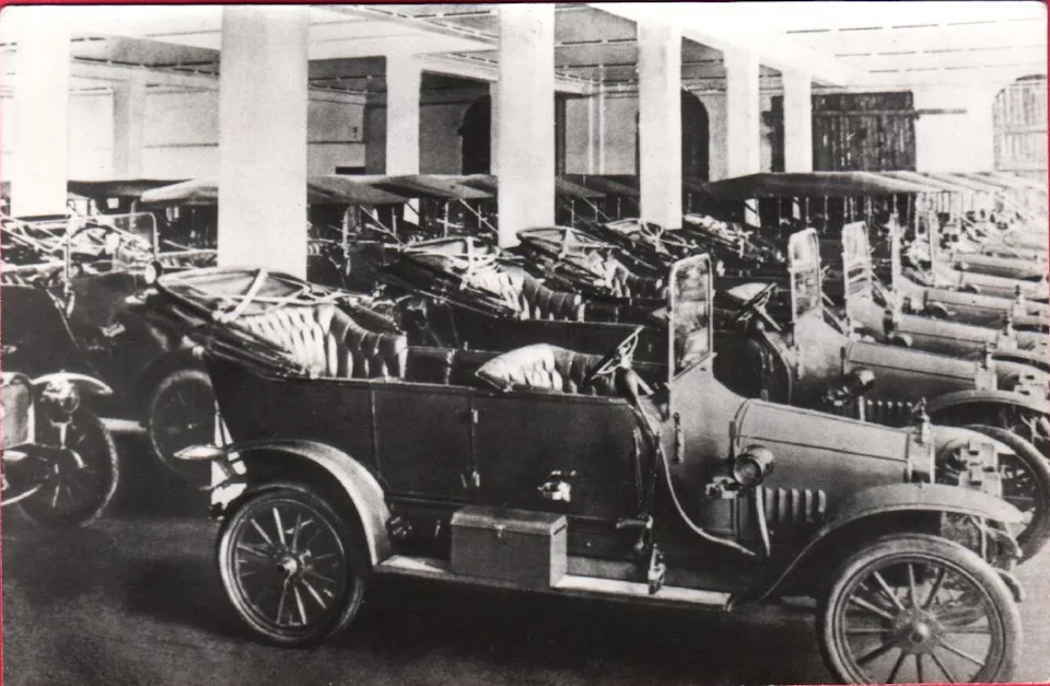 Первые российские машины. Руссо Балт 1911. Руссо-Балт авто 1913г. Автомобиль Руссо-Балт 1909. Руссо-Балт с24/40.