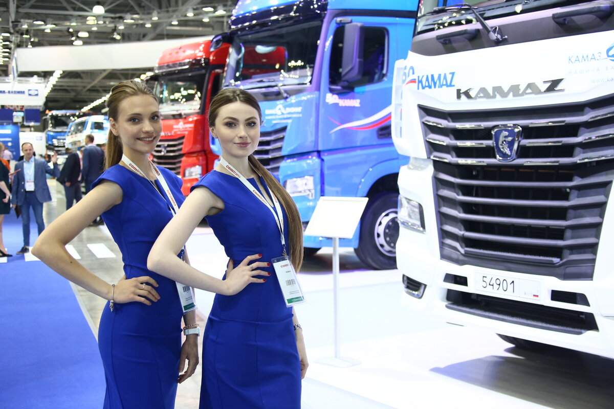 Девушки и КАМАЗы — фотоподборка с COMTRANS 2019 | KAMAZ-online | Дзен