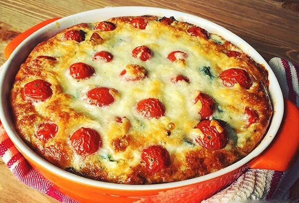 А еще можно выложить по запеканке помидоры черри - и нарядно, и вкусно.