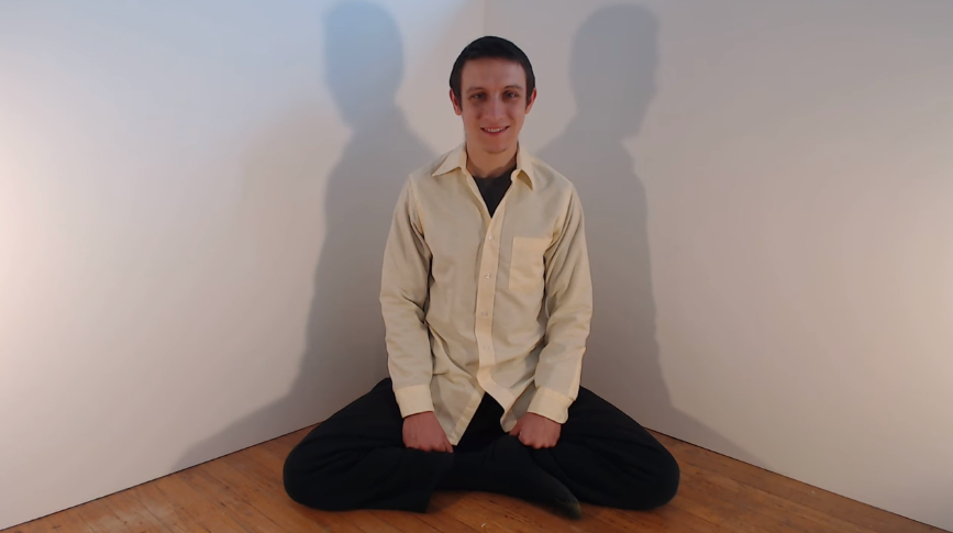 Статичный Бенджамин (источник кадра: YouTube, канал "Benjamin Bennett")